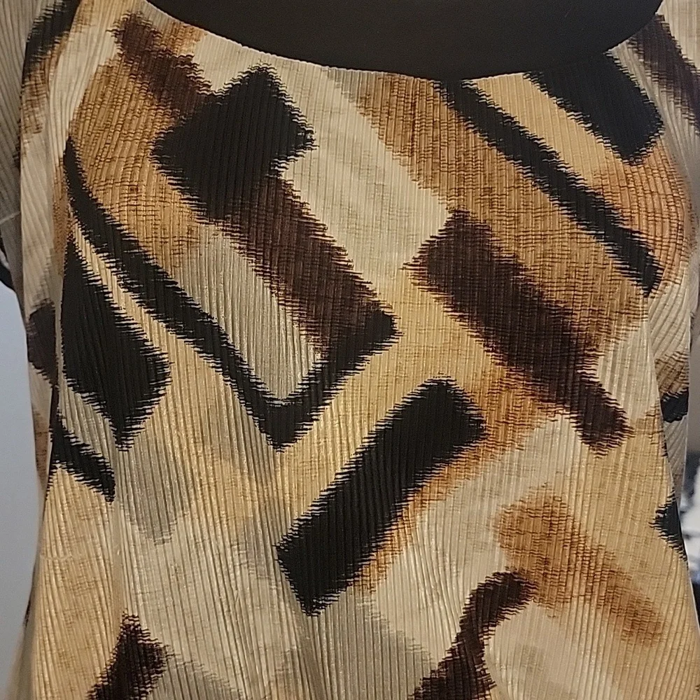 HOST PICK- Stylish Black and Brown Women's Top by dressbarn [NEEDS REPAIR] - Picture 4 of 4